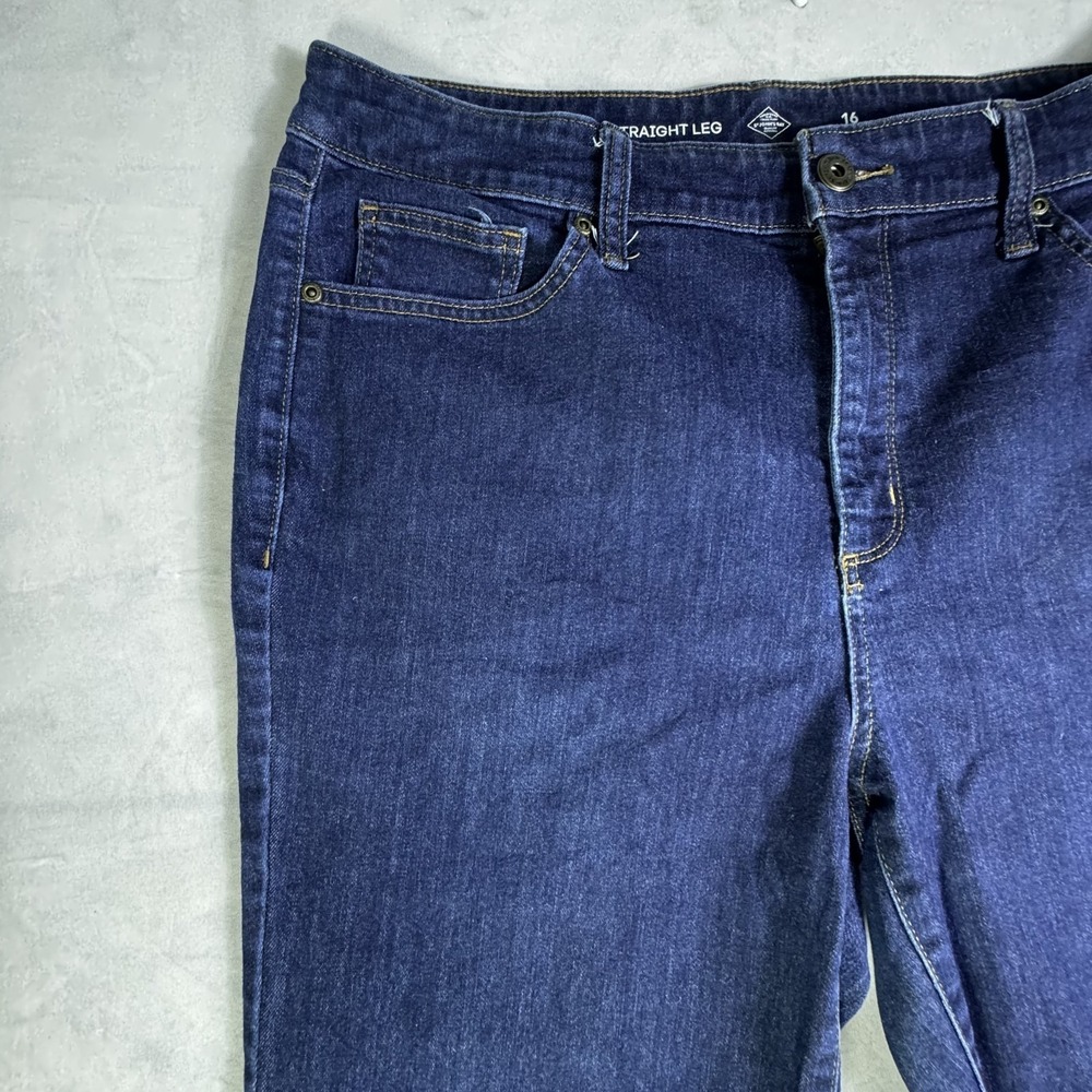 St. John's Bay Straight Leg Jeans Womens Blue Denim Mid Rise Stretch Comfort‎ 16 - Picture 5 of 16